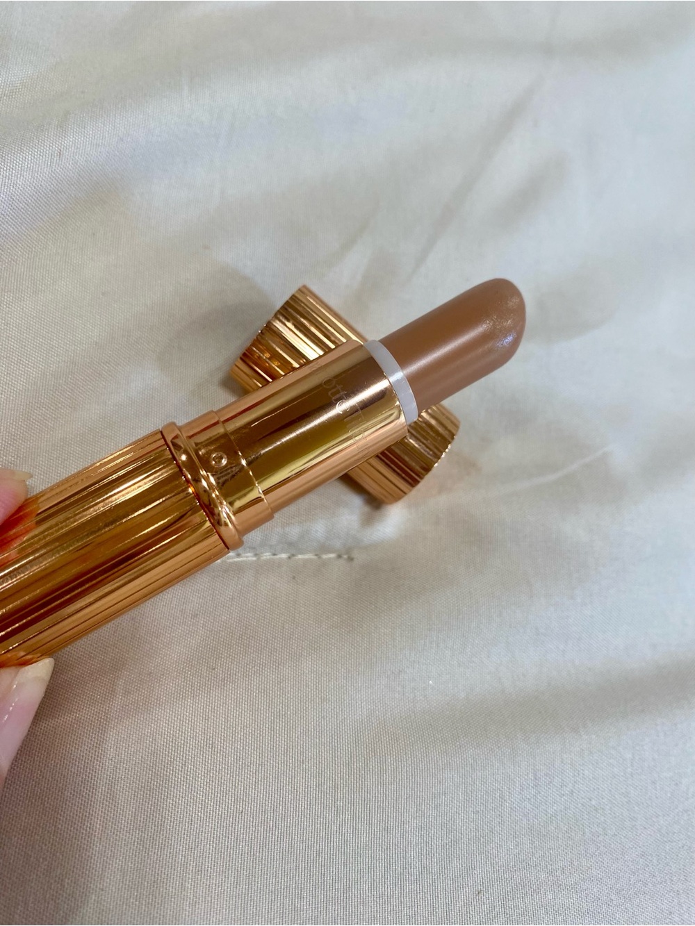 🍯 Charlotte Tilbury “Yes Honey” full size lipstick EUC